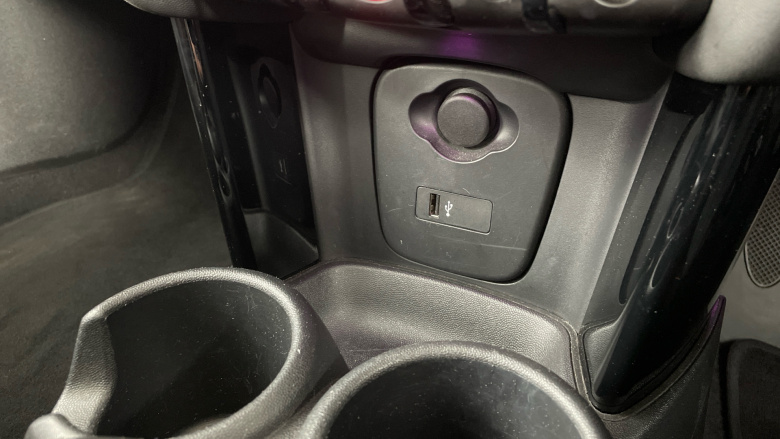 MINI Hatchback 1.5 Cooper Classic 5dr Petrol Hatchback